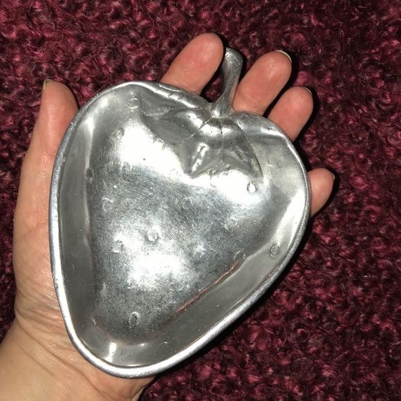 Arte Giancarlo Vintage Pewter Strawberry Dish - Picture 6 of 6